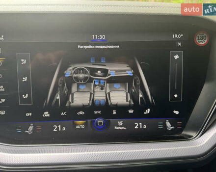 Серый Фольксваген Туарег, объемом двигателя 2.97 л и пробегом 128 тыс. км за 57500 $, фото 3 на Automoto.ua