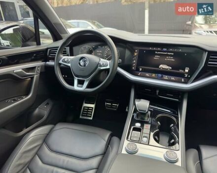 Серый Фольксваген Туарег, объемом двигателя 2.97 л и пробегом 142 тыс. км за 49700 $, фото 24 на Automoto.ua