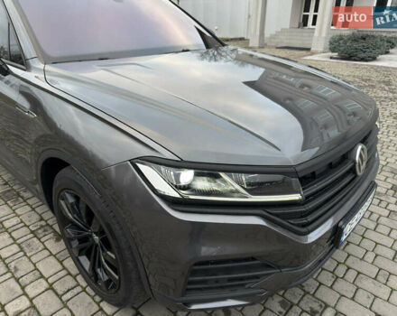 Сірий Фольксваген Туарег, об'ємом двигуна 3 л та пробігом 278 тис. км за 33700 $, фото 21 на Automoto.ua