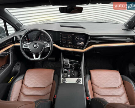 Серый Фольксваген Туарег, объемом двигателя 3 л и пробегом 85 тыс. км за 56500 $, фото 56 на Automoto.ua