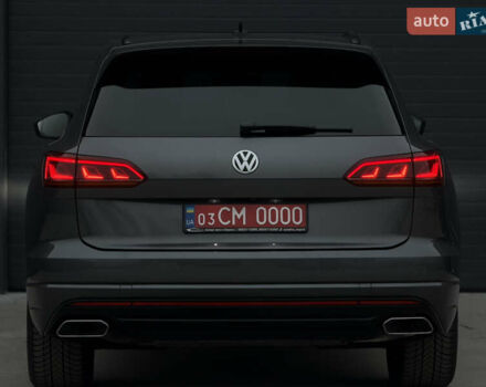 Сірий Фольксваген Туарег, об'ємом двигуна 3 л та пробігом 182 тис. км за 46000 $, фото 17 на Automoto.ua