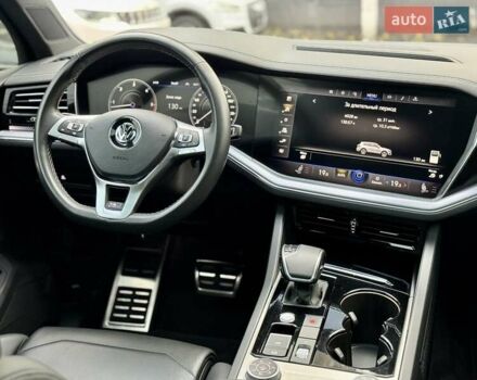 Серый Фольксваген Туарег, объемом двигателя 2.97 л и пробегом 142 тыс. км за 49700 $, фото 34 на Automoto.ua