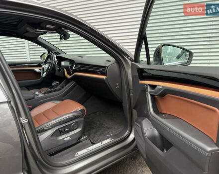 Серый Фольксваген Туарег, объемом двигателя 3 л и пробегом 85 тыс. км за 56500 $, фото 42 на Automoto.ua