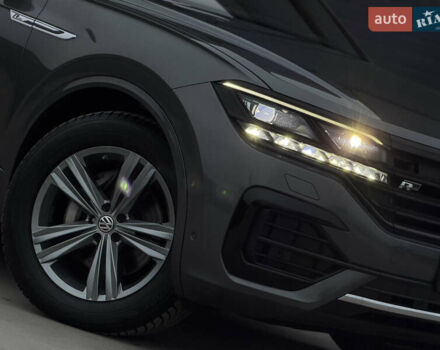 Сірий Фольксваген Туарег, об'ємом двигуна 3 л та пробігом 182 тис. км за 46000 $, фото 32 на Automoto.ua