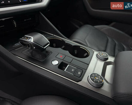 Сірий Фольксваген Туарег, об'ємом двигуна 3 л та пробігом 278 тис. км за 33700 $, фото 43 на Automoto.ua