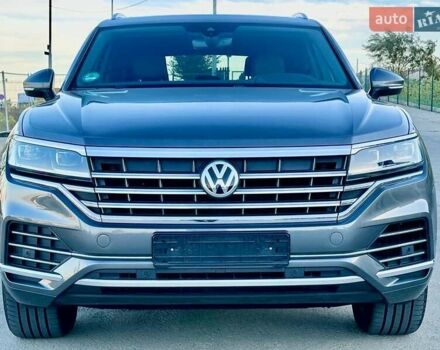 Сірий Фольксваген Туарег, об'ємом двигуна 3 л та пробігом 160 тис. км за 45800 $, фото 5 на Automoto.ua