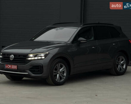 Сірий Фольксваген Туарег, об'ємом двигуна 3 л та пробігом 182 тис. км за 46000 $, фото 1 на Automoto.ua