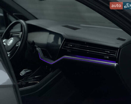 Сірий Фольксваген Туарег, об'ємом двигуна 3 л та пробігом 182 тис. км за 46000 $, фото 59 на Automoto.ua