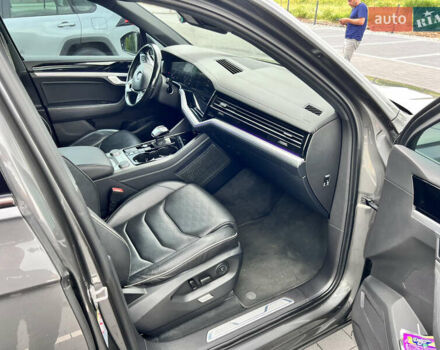 Серый Фольксваген Туарег, объемом двигателя 2.97 л и пробегом 149 тыс. км за 51200 $, фото 7 на Automoto.ua