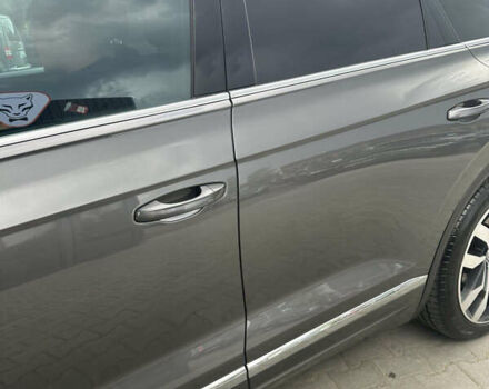 Серый Фольксваген Туарег, объемом двигателя 2.97 л и пробегом 135 тыс. км за 52000 $, фото 14 на Automoto.ua