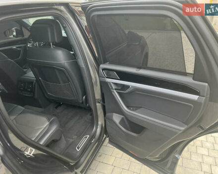 Серый Фольксваген Туарег, объемом двигателя 2.97 л и пробегом 166 тыс. км за 53000 $, фото 11 на Automoto.ua