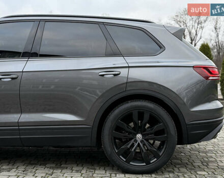 Сірий Фольксваген Туарег, об'ємом двигуна 3 л та пробігом 278 тис. км за 33700 $, фото 34 на Automoto.ua