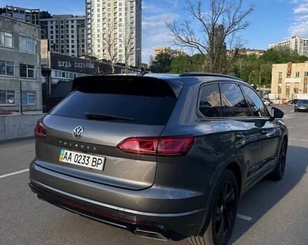 Сірий Фольксваген Туарег, об'ємом двигуна 3.96 л та пробігом 140 тис. км за 58000 $, фото 3 на Automoto.ua