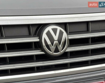 Сірий Фольксваген Туарег, об'ємом двигуна 3 л та пробігом 45 тис. км за 59999 $, фото 18 на Automoto.ua