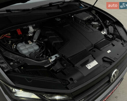 Сірий Фольксваген Туарег, об'ємом двигуна 3 л та пробігом 182 тис. км за 46000 $, фото 10 на Automoto.ua