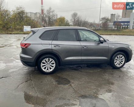 Серый Фольксваген Туарег, объемом двигателя 2.99 л и пробегом 117 тыс. км за 39900 $, фото 9 на Automoto.ua