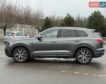Серый Фольксваген Туарег, объемом двигателя 3 л и пробегом 85 тыс. км за 56500 $, фото 15 на Automoto.ua