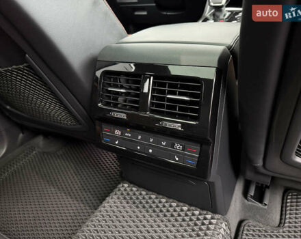 Серый Фольксваген Туарег, объемом двигателя 3 л и пробегом 85 тыс. км за 56500 $, фото 54 на Automoto.ua