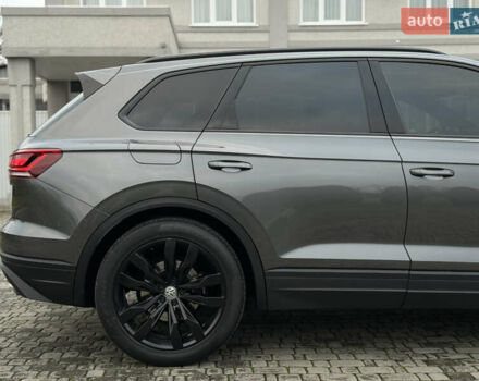 Сірий Фольксваген Туарег, об'ємом двигуна 3 л та пробігом 278 тис. км за 33700 $, фото 25 на Automoto.ua
