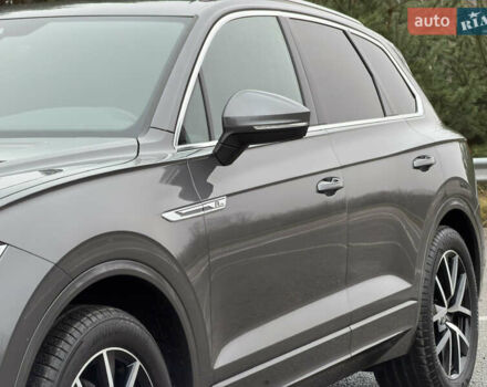 Сірий Фольксваген Туарег, об'ємом двигуна 3 л та пробігом 45 тис. км за 59999 $, фото 37 на Automoto.ua