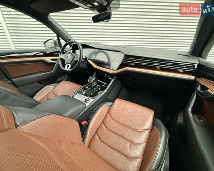 Серый Фольксваген Туарег, объемом двигателя 3 л и пробегом 85 тыс. км за 56500 $, фото 52 на Automoto.ua