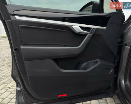 Сірий Фольксваген Туарег, об'ємом двигуна 3 л та пробігом 278 тис. км за 33700 $, фото 38 на Automoto.ua