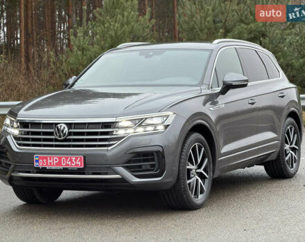 Сірий Фольксваген Туарег, об'ємом двигуна 3 л та пробігом 45 тис. км за 59999 $, фото 2 на Automoto.ua