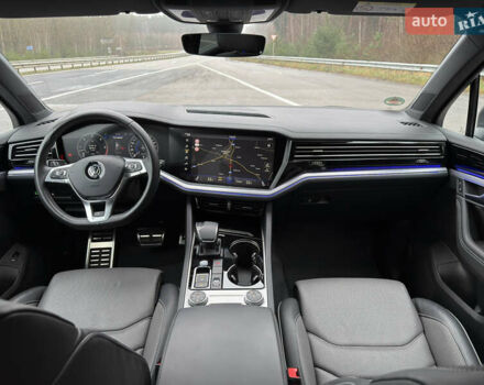Сірий Фольксваген Туарег, об'ємом двигуна 3 л та пробігом 45 тис. км за 59999 $, фото 94 на Automoto.ua