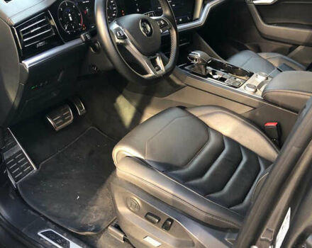 Сірий Фольксваген Туарег, об'ємом двигуна 2.97 л та пробігом 196 тис. км за 49500 $, фото 5 на Automoto.ua