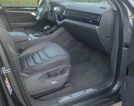 Сірий Фольксваген Туарег, об'ємом двигуна 2.97 л та пробігом 71 тис. км за 57900 $, фото 33 на Automoto.ua