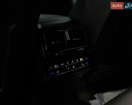 Сірий Фольксваген Туарег, об'ємом двигуна 3 л та пробігом 182 тис. км за 46000 $, фото 65 на Automoto.ua