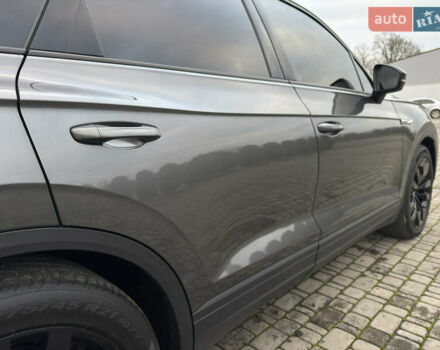 Сірий Фольксваген Туарег, об'ємом двигуна 3 л та пробігом 278 тис. км за 33700 $, фото 26 на Automoto.ua