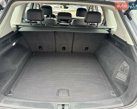 Серый Фольксваген Туарег, объемом двигателя 3 л и пробегом 127 тыс. км за 34950 $, фото 16 на Automoto.ua