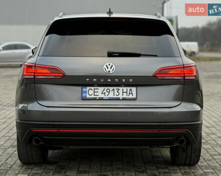 Сірий Фольксваген Туарег, об'ємом двигуна 3 л та пробігом 278 тис. км за 33700 $, фото 6 на Automoto.ua