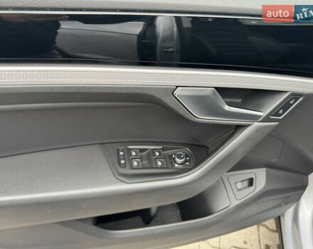 Серый Фольксваген Туарег, объемом двигателя 3 л и пробегом 127 тыс. км за 34950 $, фото 12 на Automoto.ua