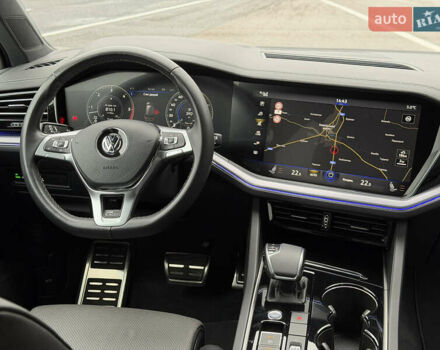 Сірий Фольксваген Туарег, об'ємом двигуна 3 л та пробігом 45 тис. км за 59999 $, фото 95 на Automoto.ua