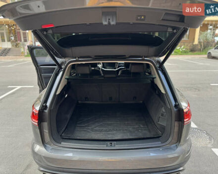 Сірий Фольксваген Туарег, об'ємом двигуна 3 л та пробігом 253 тис. км за 32900 $, фото 18 на Automoto.ua