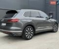 Серый Фольксваген Туарег, объемом двигателя 3 л и пробегом 246 тыс. км за 41750 $, фото 3 на Automoto.ua