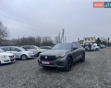 Серый Фольксваген Туарег, объемом двигателя 2.97 л и пробегом 155 тыс. км за 54500 $, фото 3 на Automoto.ua