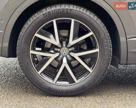 Сірий Фольксваген Туарег, об'ємом двигуна 3 л та пробігом 45 тис. км за 59999 $, фото 29 на Automoto.ua