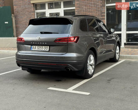 Сірий Фольксваген Туарег, об'ємом двигуна 3 л та пробігом 253 тис. км за 32900 $, фото 8 на Automoto.ua