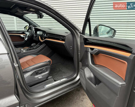 Серый Фольксваген Туарег, объемом двигателя 3 л и пробегом 85 тыс. км за 56500 $, фото 28 на Automoto.ua