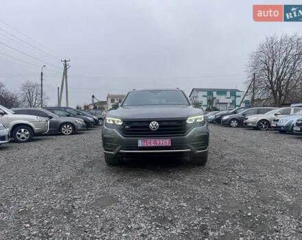 Серый Фольксваген Туарег, объемом двигателя 2.97 л и пробегом 155 тыс. км за 54500 $, фото 1 на Automoto.ua