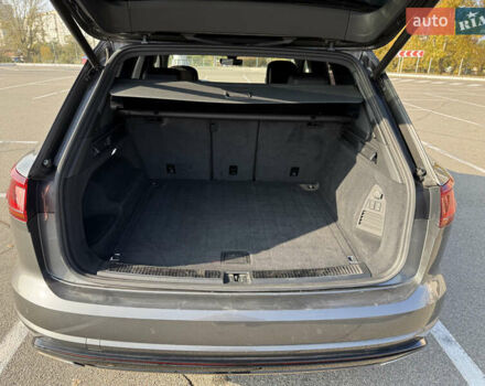 Серый Фольксваген Туарег, объемом двигателя 2.97 л и пробегом 214 тыс. км за 46700 $, фото 11 на Automoto.ua