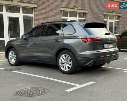 Сірий Фольксваген Туарег, об'ємом двигуна 3 л та пробігом 253 тис. км за 32900 $, фото 11 на Automoto.ua