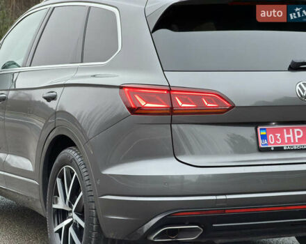 Сірий Фольксваген Туарег, об'ємом двигуна 3 л та пробігом 45 тис. км за 59999 $, фото 42 на Automoto.ua