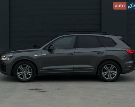 Сірий Фольксваген Туарег, об'ємом двигуна 3 л та пробігом 182 тис. км за 46000 $, фото 25 на Automoto.ua