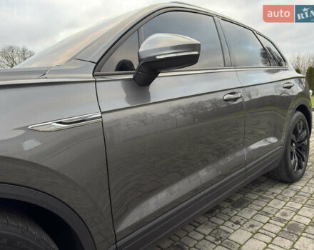 Сірий Фольксваген Туарег, об'ємом двигуна 3 л та пробігом 278 тис. км за 33700 $, фото 17 на Automoto.ua