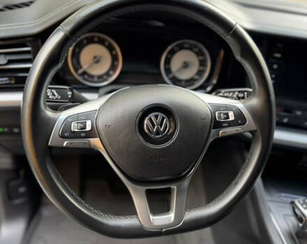 Сірий Фольксваген Туарег, об'ємом двигуна 3 л та пробігом 253 тис. км за 32900 $, фото 23 на Automoto.ua