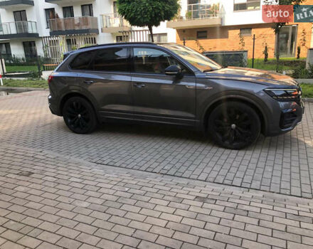 Сірий Фольксваген Туарег, об'ємом двигуна 2.97 л та пробігом 196 тис. км за 49500 $, фото 2 на Automoto.ua